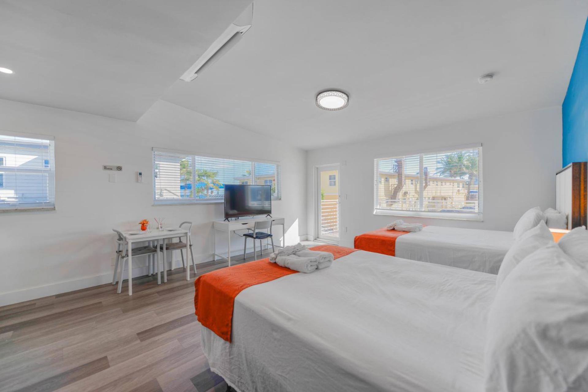 Spacious Studio With Balcony And Parking At The Beach -M46 هوليوود المظهر الخارجي الصورة