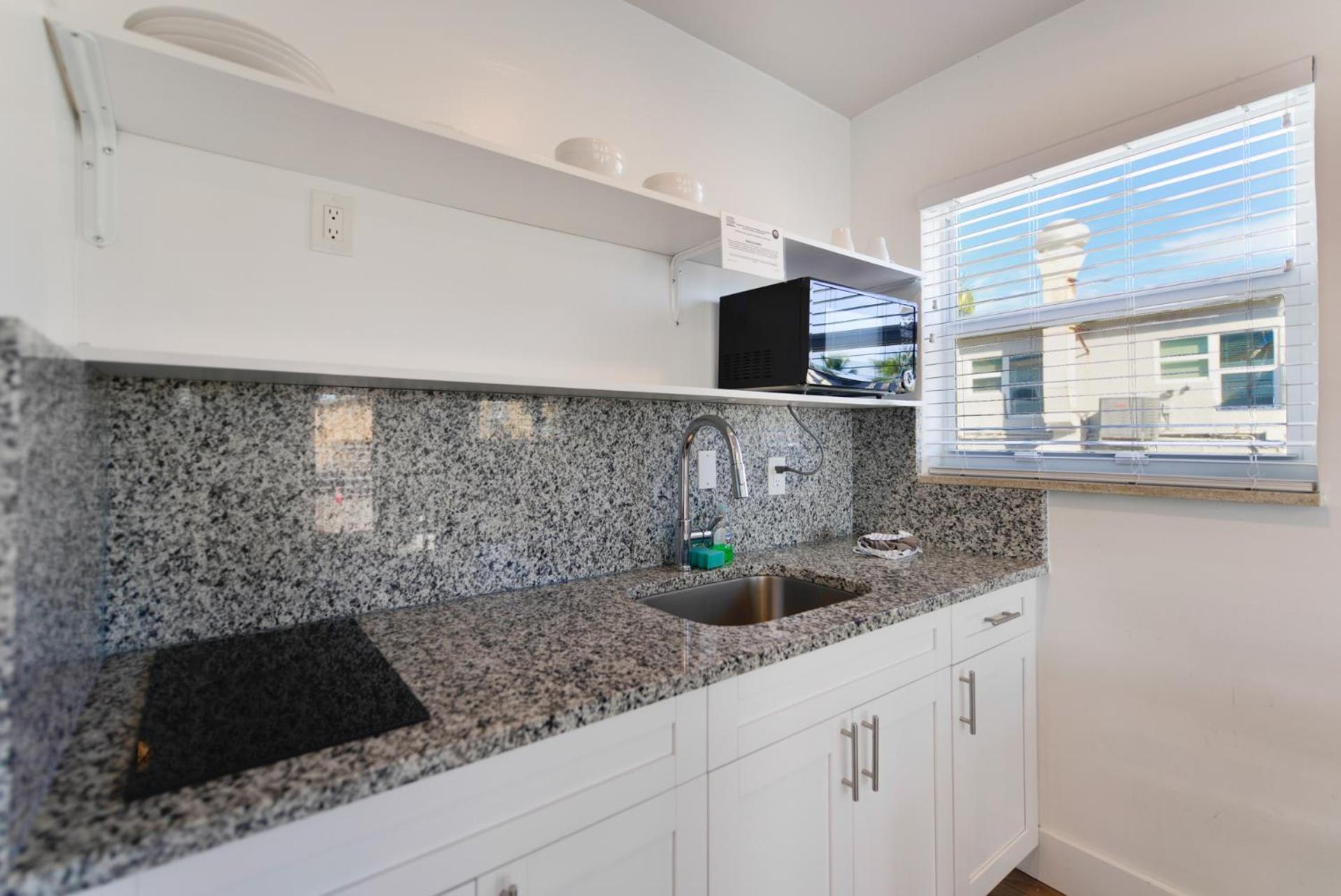 Spacious Studio With Balcony And Parking At The Beach -M46 هوليوود المظهر الخارجي الصورة