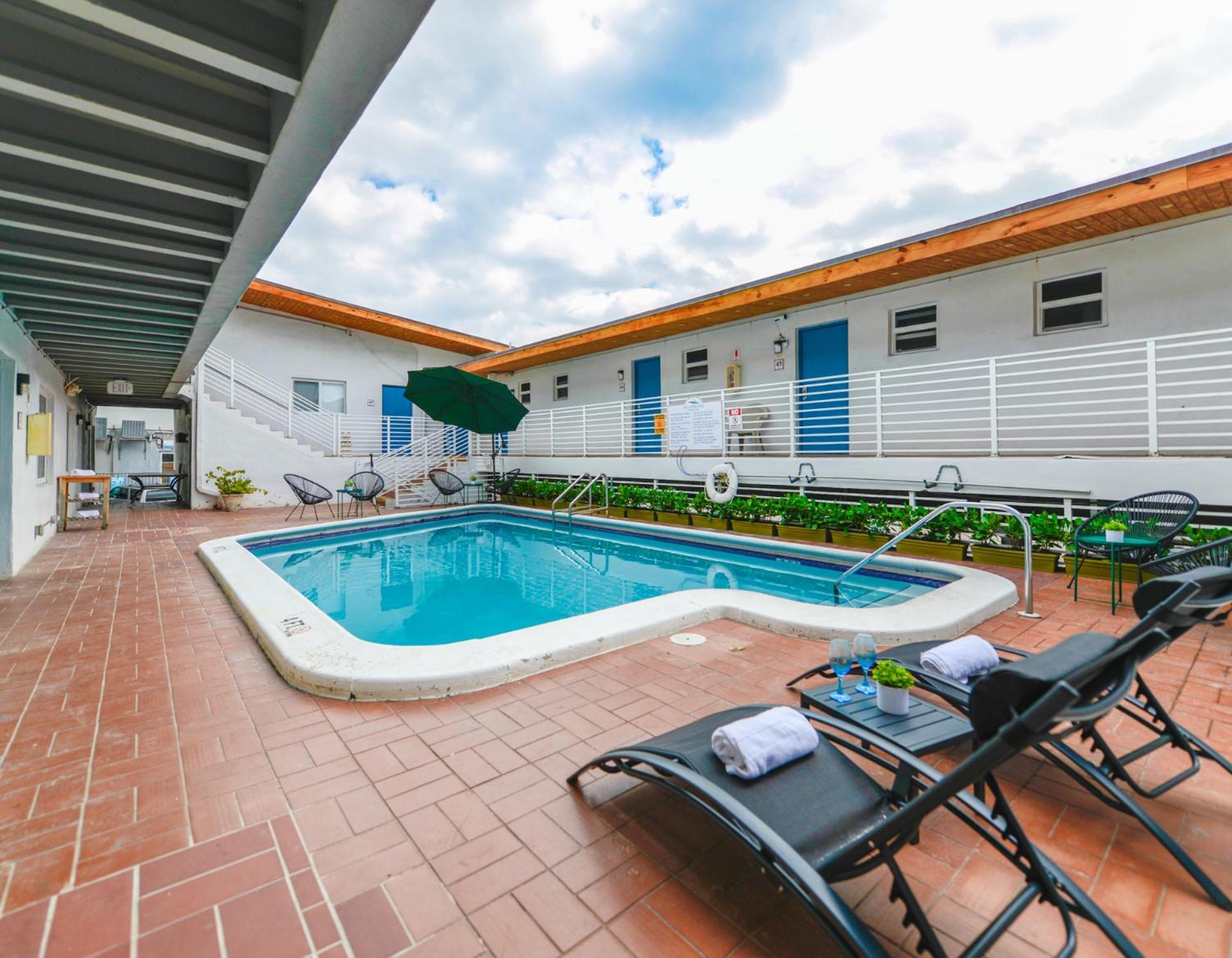 Spacious Studio With Balcony And Parking At The Beach -M46 هوليوود المظهر الخارجي الصورة